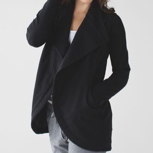 Lululemon That's a Wrap Size 4 Black